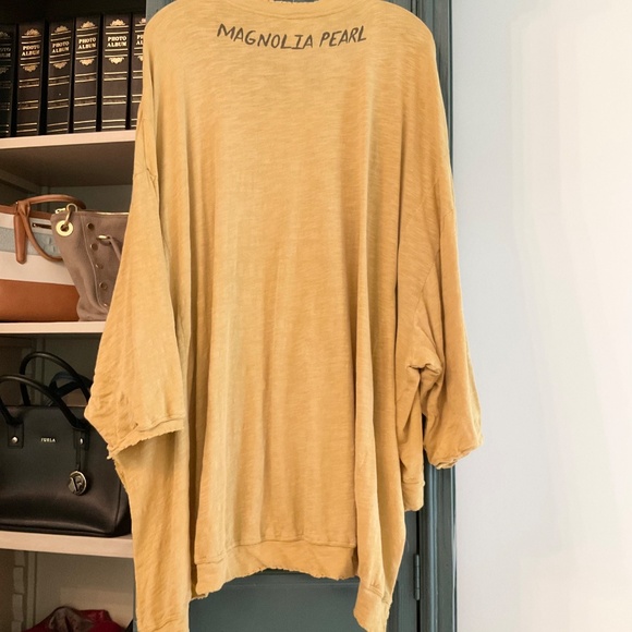 Magnolia Pearl Star Appliqué Hi Lo Francis Sweatshirt - Picture 4 of 7